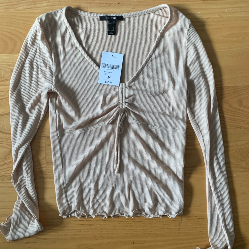 Forever 21 -NWT gathered front top.